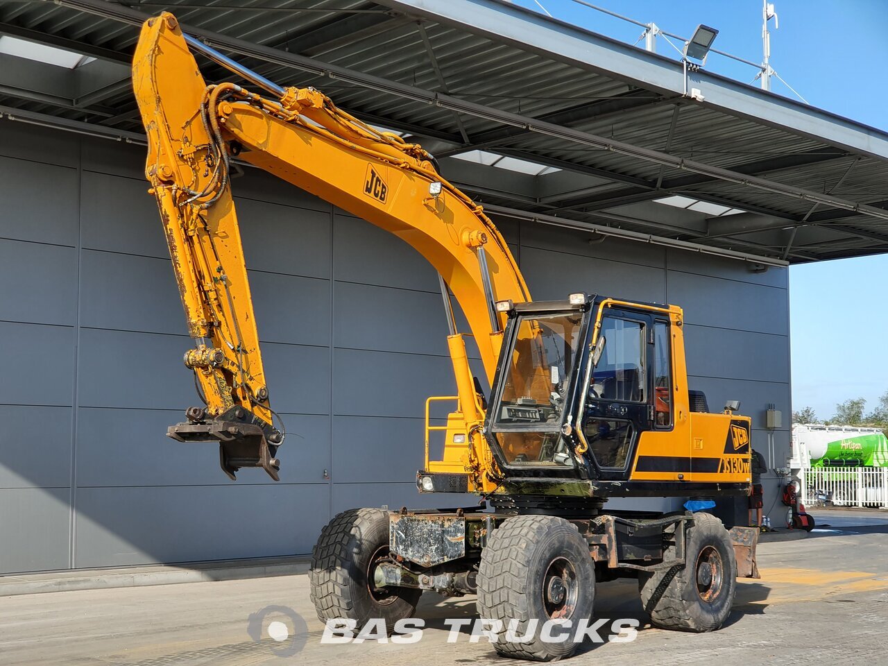 En Venta En Bas Machinery Jcb Js130w 4x4 011995